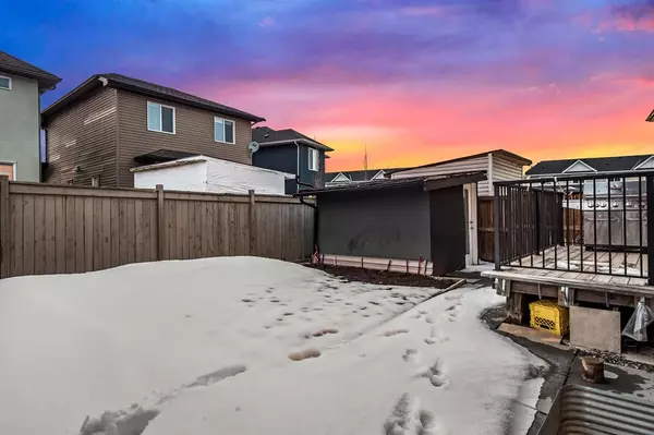 Calgary, AB T3J 0B4,34 Saddlelake PL NE