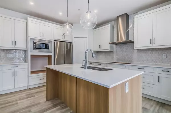 Calgary, AB T2X 5E2,25 Walgrove WALK SE #303