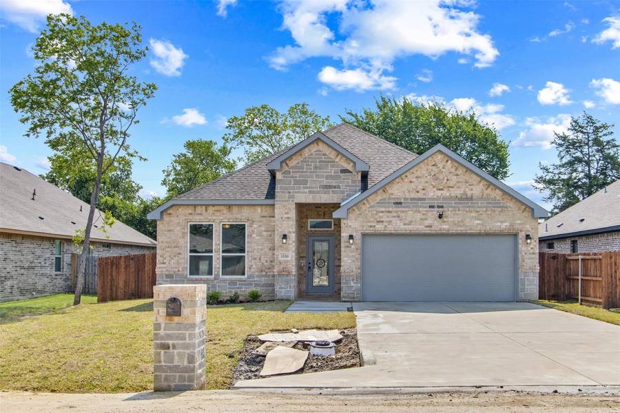 1530 Avenue C, Grand Prairie, TX 75051