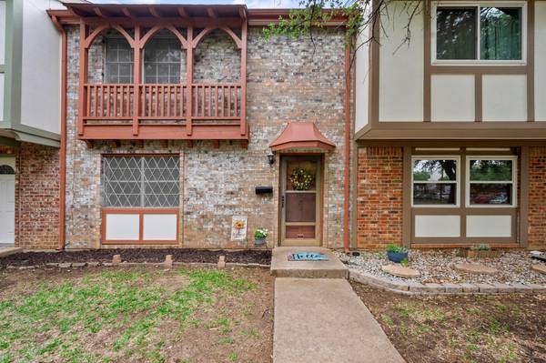 302 Westview Terrace, Arlington, TX 76013