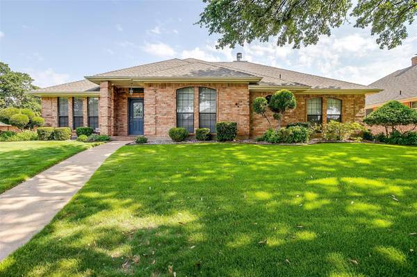 6809 Glen Dale Drive, Arlington, TX 76017