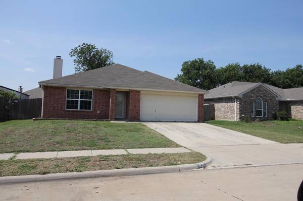 429 Cambridge Drive, Saginaw, TX 76179