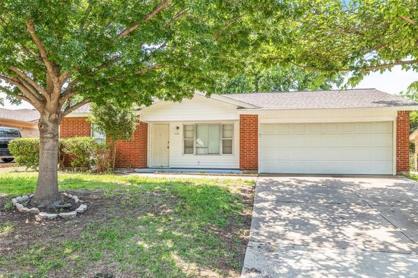 1110 Southmoor Drive, Arlington, TX 76010