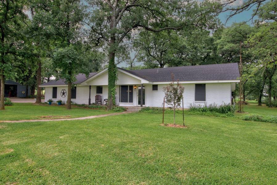 1617 County Road 123, Gainesville, TX 76240