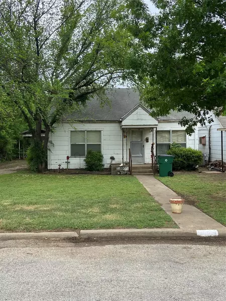 1007 W Payne Street, Olney, TX 76374