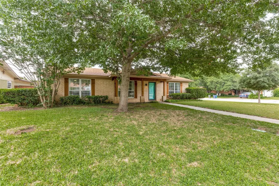 4737 Ivanhoe Drive, Fort Worth, TX 76132