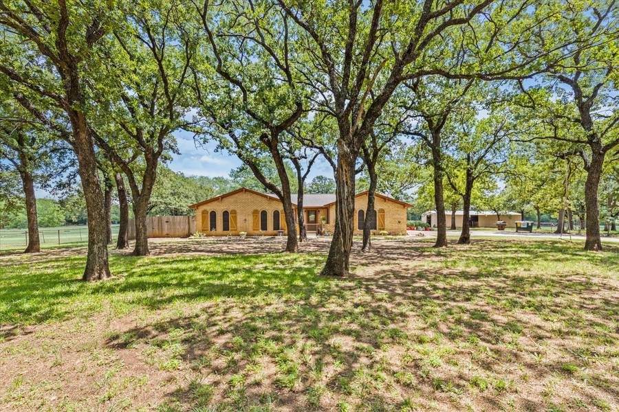 650 Newfield Lane, Springtown, TX 76082