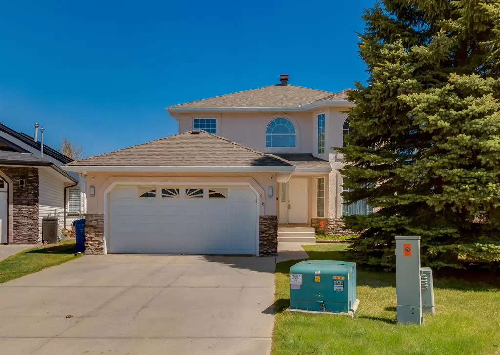 Calgary, AB T3L 1Y1,216 Sceptre CT NW