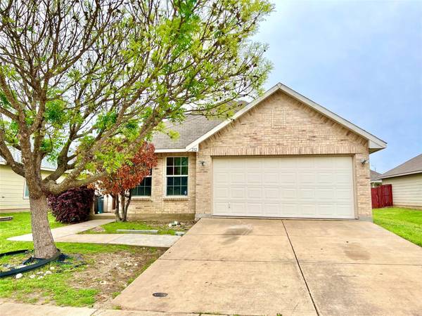 232 Wolf Mountain Lane, Fort Worth, TX 76140