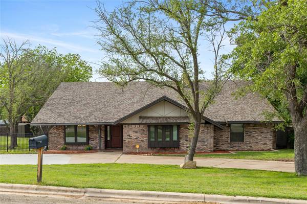 811 Quail Run, Brownwood, TX 76801