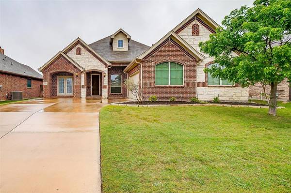 509 Sky View Court, Burleson, TX 76028