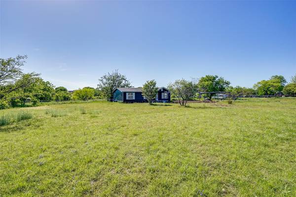 2205 Meadowlark Lane, Gainesville, TX 76240