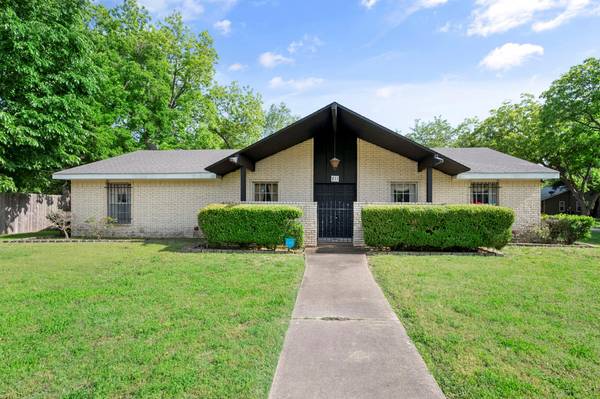 211 SW 5th Street, Kerens, TX 75144