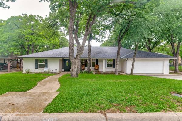 1011 Tanglewood Lane, Arlington, TX 76012