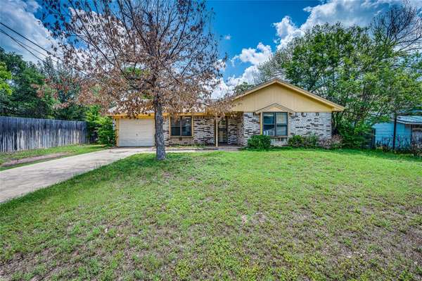 101 Gordon Drive, Azle, TX 76020