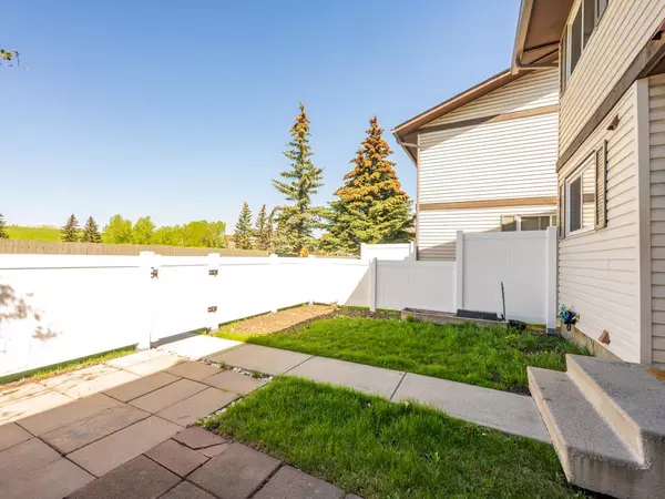 Calgary, AB T2W3N3,740 Bracewood DR SW #23