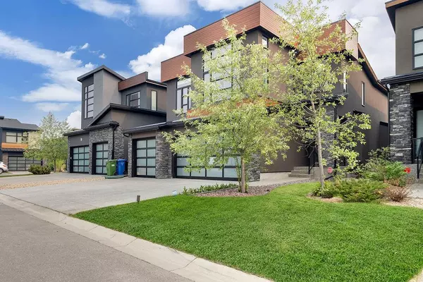 Calgary, AB T3H 0X5,86 West Point Mews SW