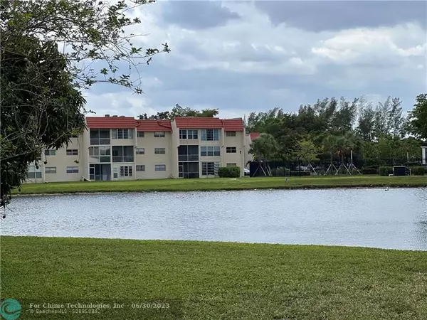 Sunrise, FL 33322,8080 N Sunrise Lakes Dr  #209