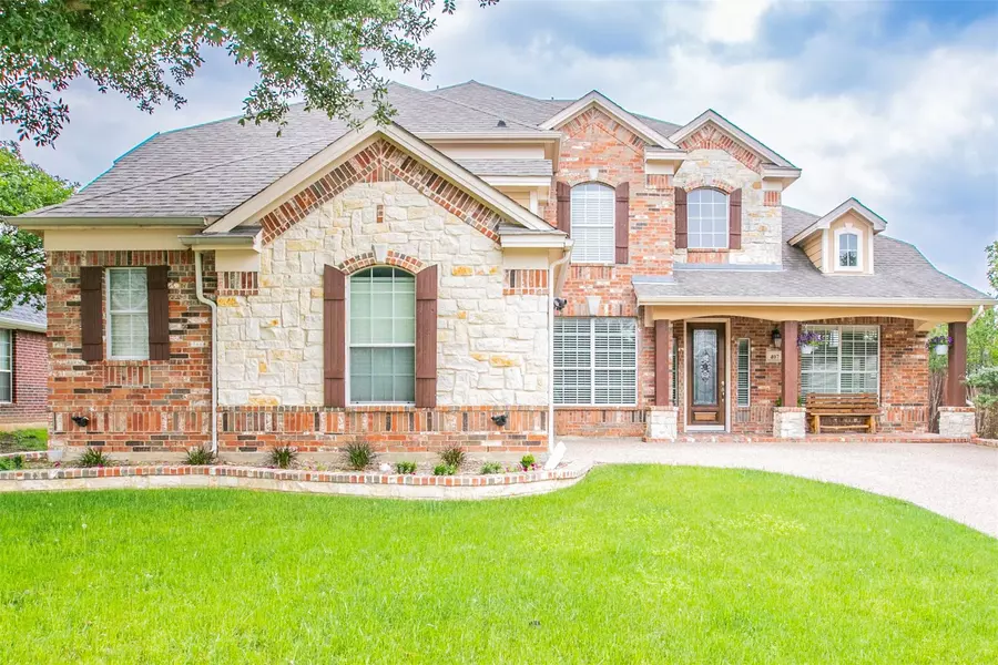 407 E Sandra Lane, Grand Prairie, TX 75052