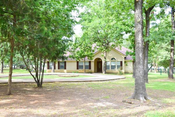 335 County Road 1995, Yantis, TX 75497