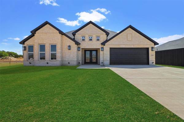 2111 Cole Street, Mabank, TX 75147