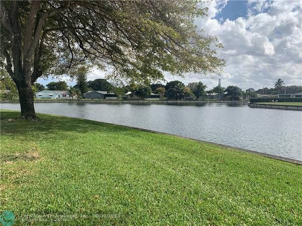 9360 Lime Bay Blvd  #101, Tamarac, FL 33321