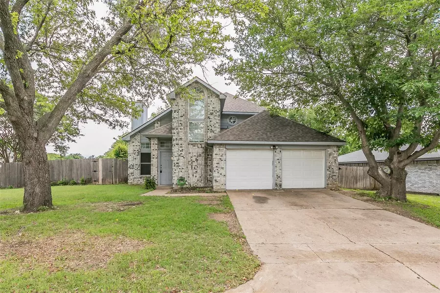 5801 Shady Springs Trail, Fort Worth, TX 76179