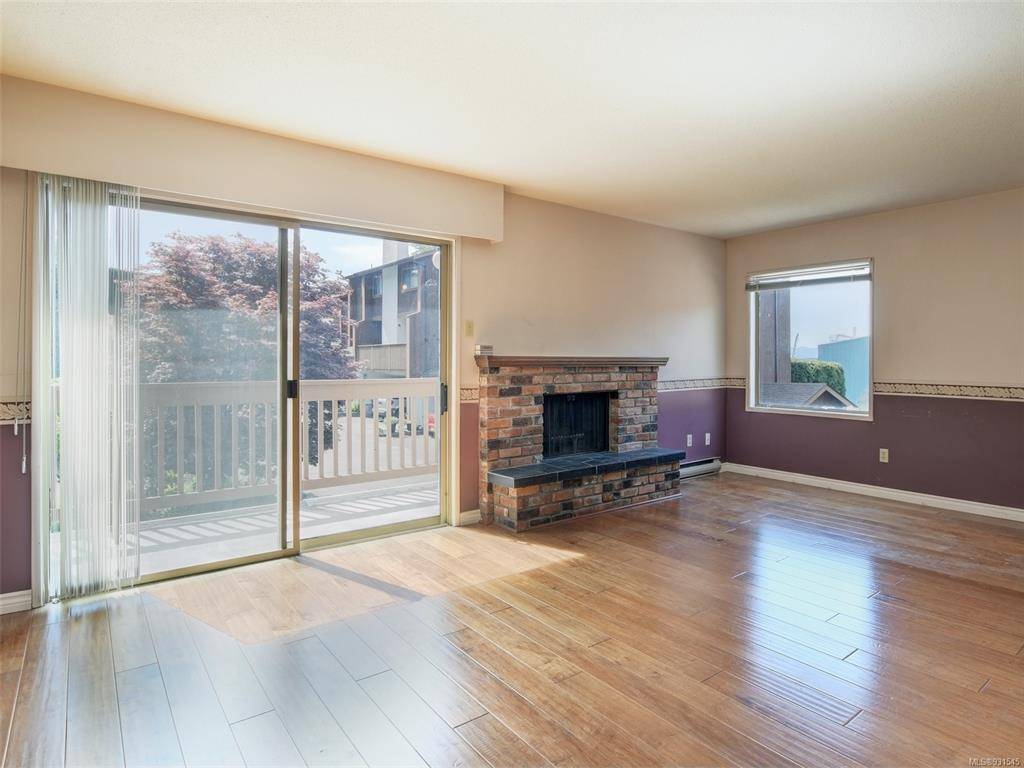 Esquimalt, BC V9A 2P1,933 Admirals Rd #45