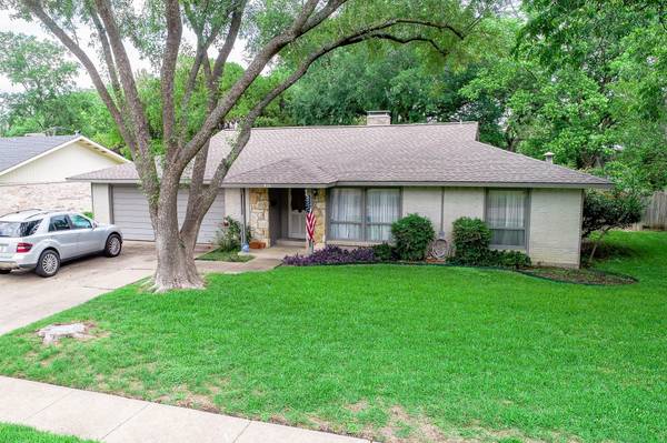 910 Redwood Drive, Richardson, TX 75080