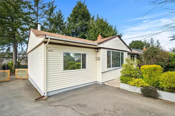 560 Kenneth St, Saanich, BC V8Z 2B7