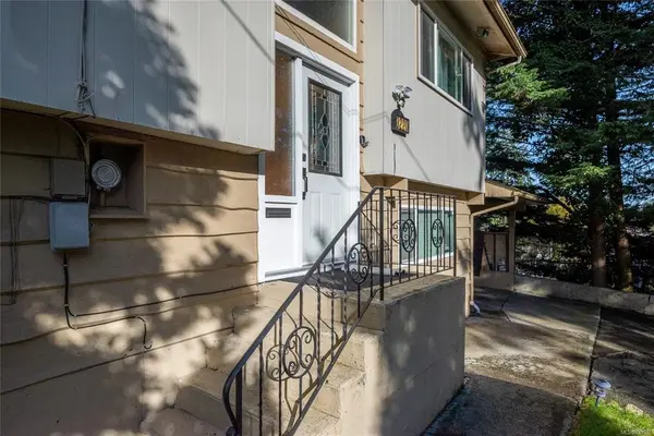 Nanaimo, BC V9T 2S1,3220 Crystal Pl