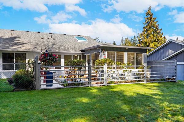 Qualicum Beach, BC V9K 1P3,650 Hoylake Rd W #11