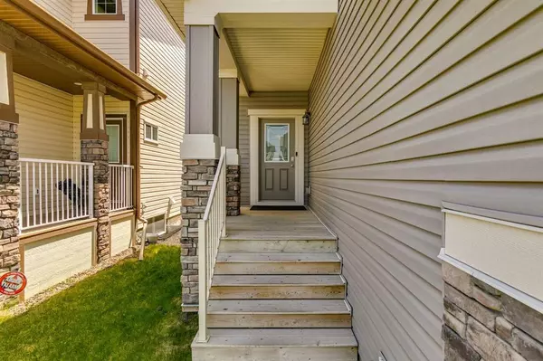 Airdrie, AB T4B4B3,350 Hillcrest CIR SW