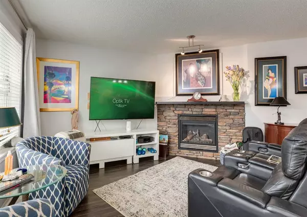 Calgary, AB T3K 6J7,13 Covebrook PL NE