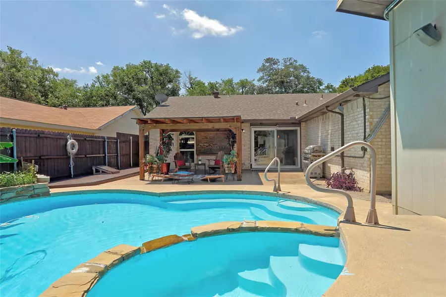 3029 Ripplewood Drive, Garland, TX 75044