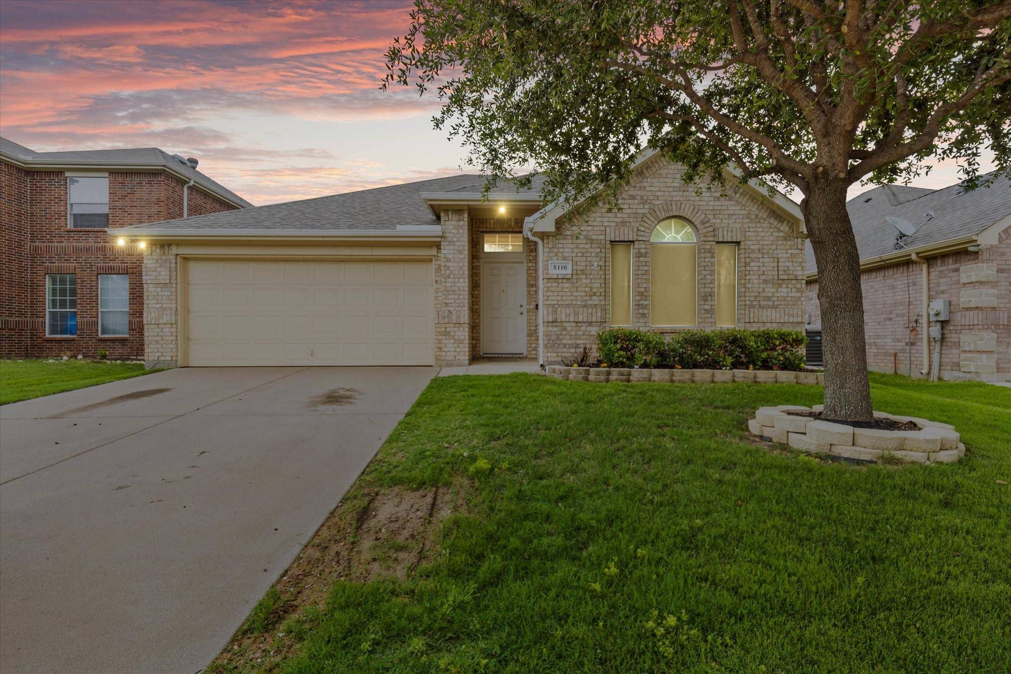 5116 Parkview Hills Lane, Fort Worth, TX 76179