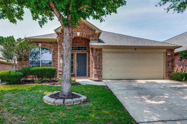 10321 Grayhawk Lane, Fort Worth, TX 76244