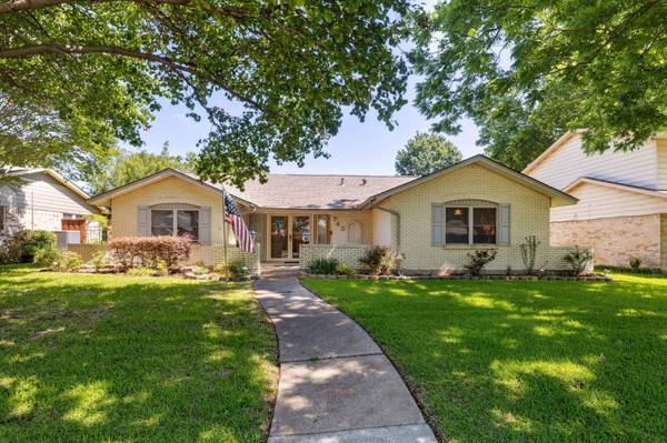 740 Kingswood Avenue, Richardson, TX 75080