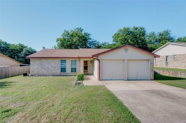 1420 Timbercreek Road, Benbrook, TX 76126