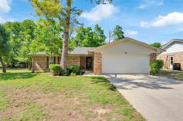 20 Scotsmeadow Street, Gainesville, TX 76240