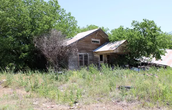 642 County Road 233, Bradshaw, TX 79536