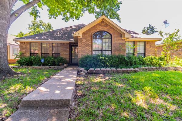 1619 Allen Drive, Cedar Hill, TX 75104