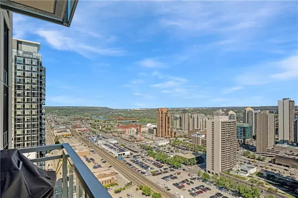 Calgary, AB T2R 0B5,901 10 AVE SW #2705