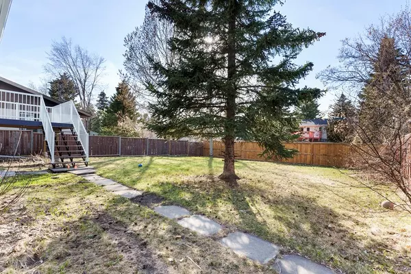 Calgary, AB T3A 1R5,6527 54 ST NW