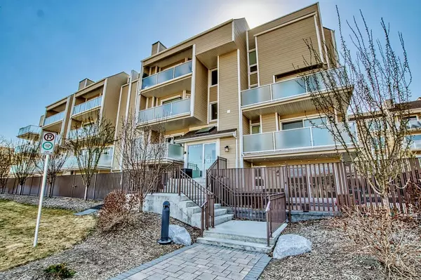 Calgary, AB T3A 2W2,3717 42 ST NW #303