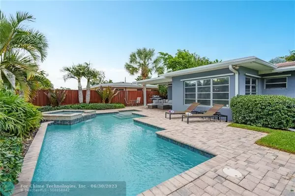 102 NE 29th St, Wilton Manors, FL 33334