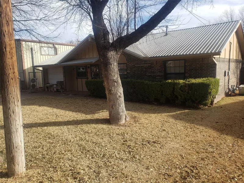 225 N West Street, Buffalo Gap, TX 79536