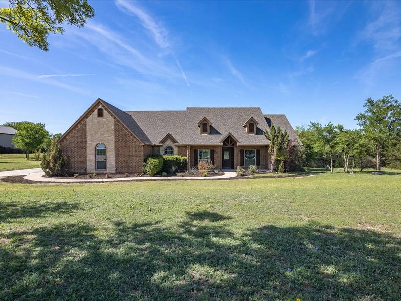 129 Rattling Antler Court, Azle, TX 76020