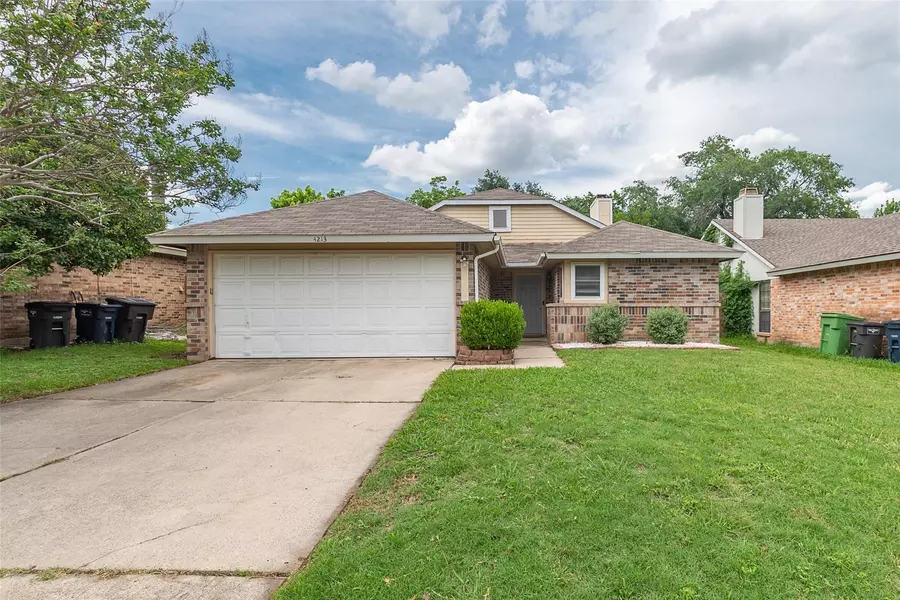 4213 Periwinkle Drive, Fort Worth, TX 76137