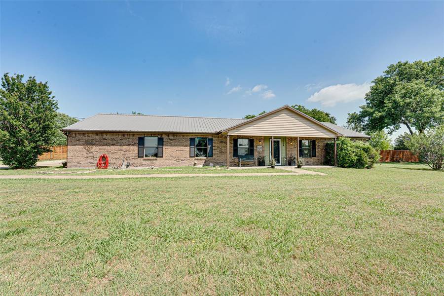 1104 Oak Creek Road, Red Oak, TX 75154